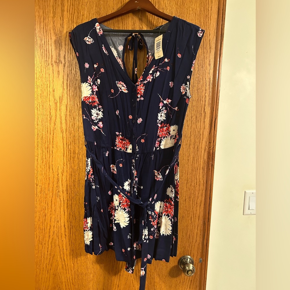 Torrid size 0 Navy with Red Floral Romper